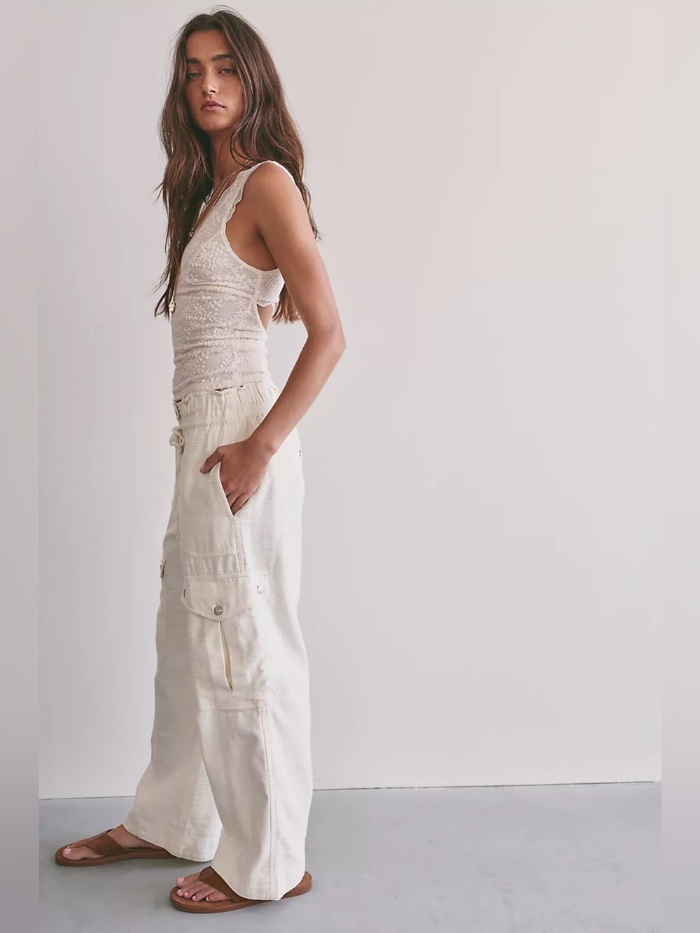 Free People We The Free Park Ave Cargo Pant Ivory Size Medium NWT New - Picture 4 of 16